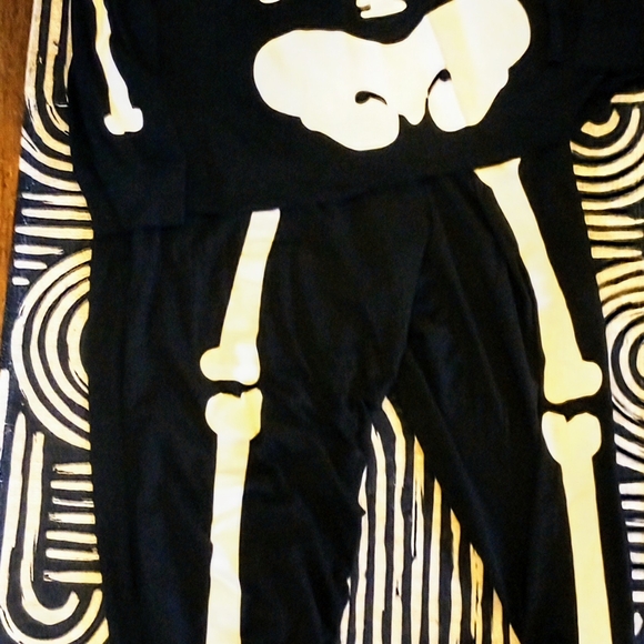 Celebrate It Other - Celebrate It Black and White Glow In The Dark Skeleton Pajama Set